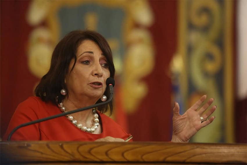 Guadalajara International Book Fair director Marisol Schultz speaks into a microphone